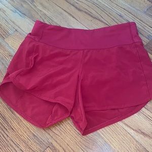 Red lulu hotty hot short